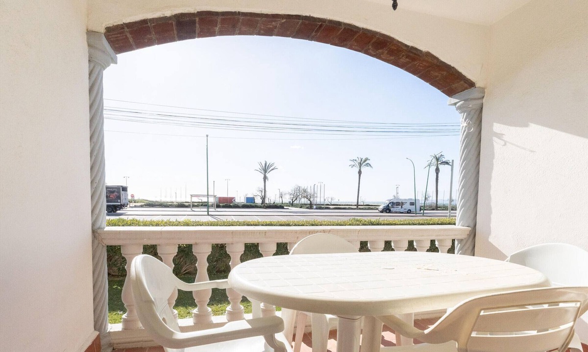 Empuriabrava Apartment | Seaside apartment in Empuriabrava with parking