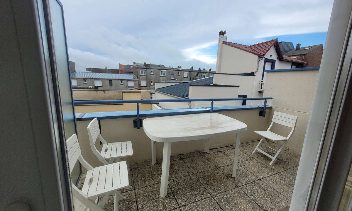 Merlimont-Plage Apartment | Seaside Apartment for 6 with Terrace in Central Merlimont