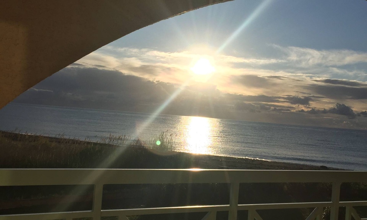 Moriani-Plage Apartment | SEASIDE APARTMENT WITH POOL