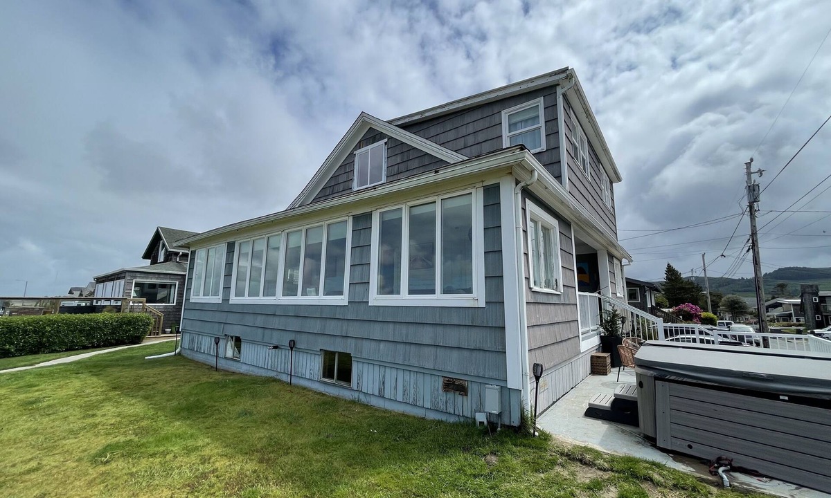 Seaside House | Seaside Beachfront Home on Prom