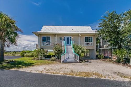 Oceanmarsh Subdivision House | Seaside Bungalow With Million Dollar Views