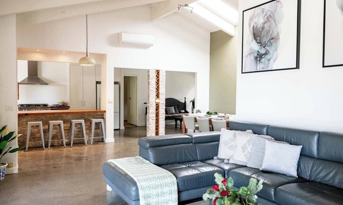 Torquay House | Seaside Country Escape