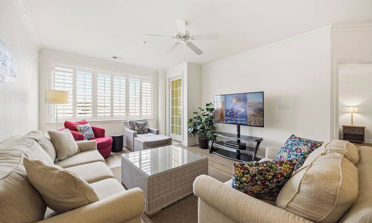 Sandbridge Condo | Seaside Delight | 350 ft from the beach | Community Pool