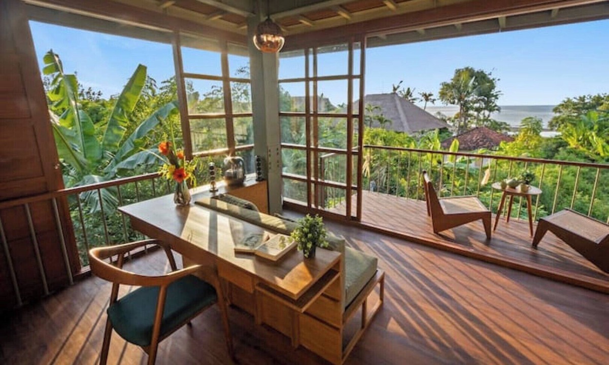Banjartegehe Cabin | Seaside Designer Treehouse ~ Stunning Views ~ Pool
