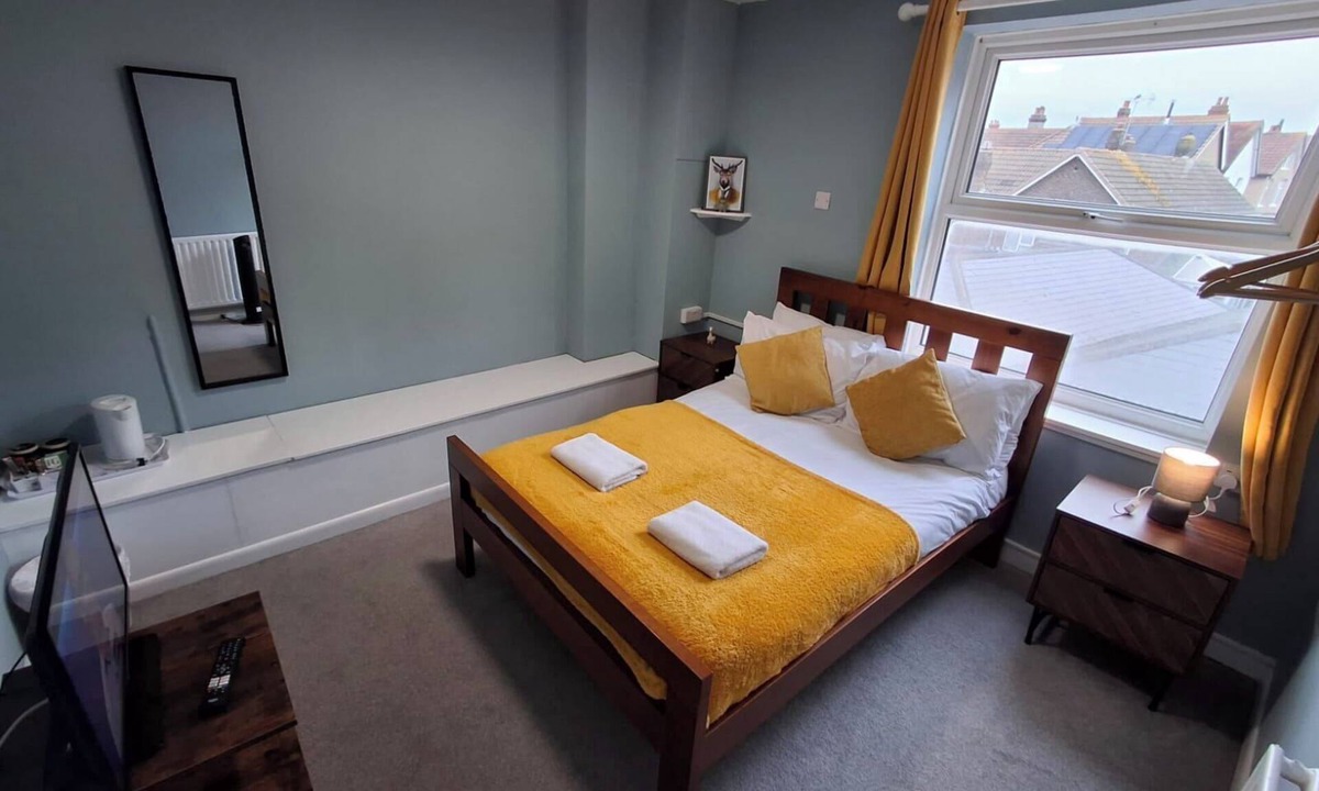 Southsea Apartment | Seaside Escape 2-Bed maisonette Flat - Ev22kwh