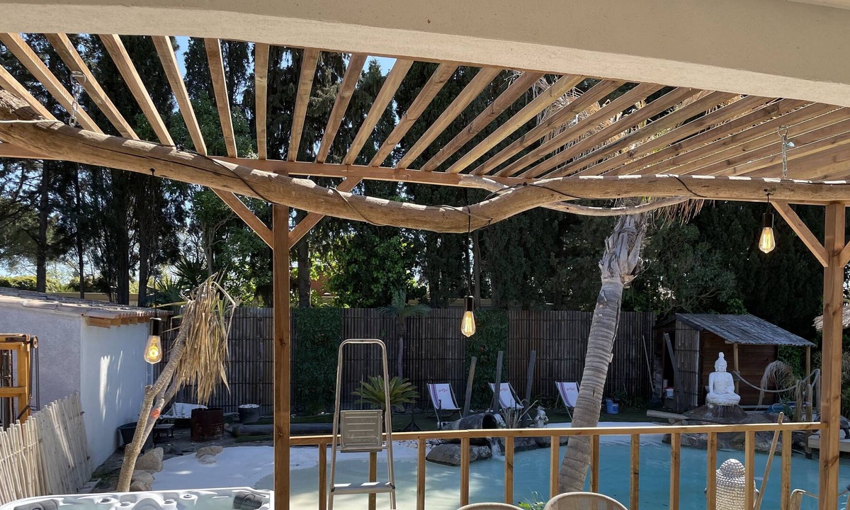 Villeneuve-les-Beziers Cabin | seaside villa