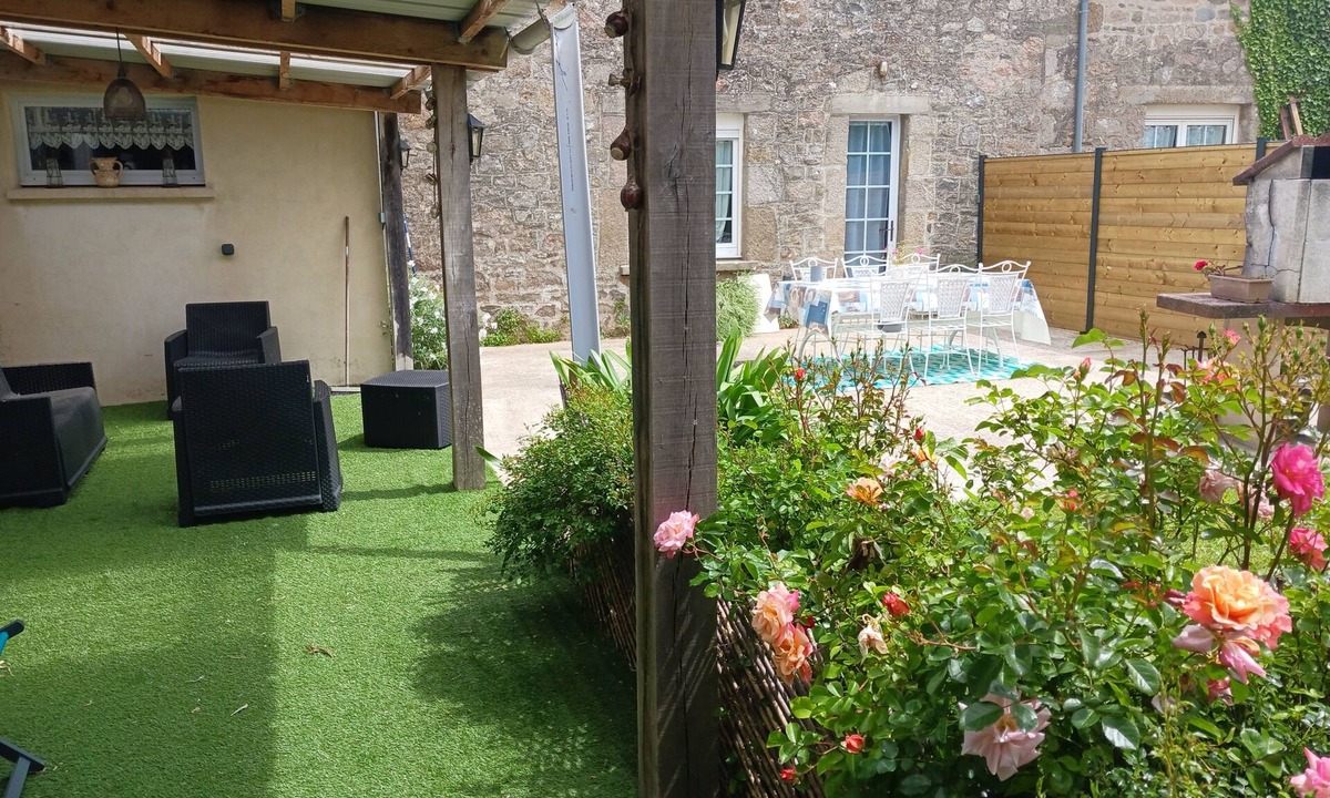 Reville House | Seaside gite for 6 people, pets welcome.