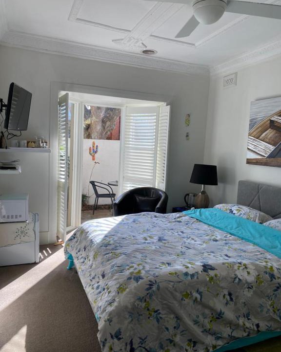 Elwood Bed & Breakfast | Seaside Home