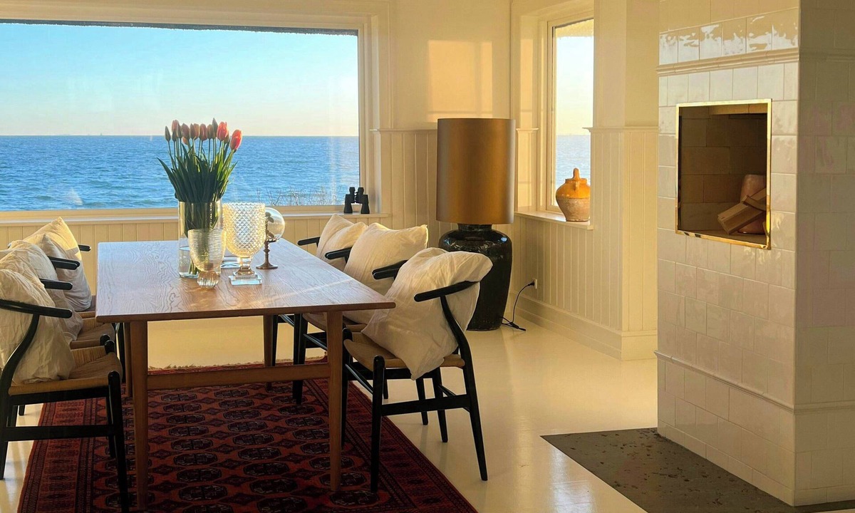 Nyborg House | Seaside hotel-inspired home with sea view