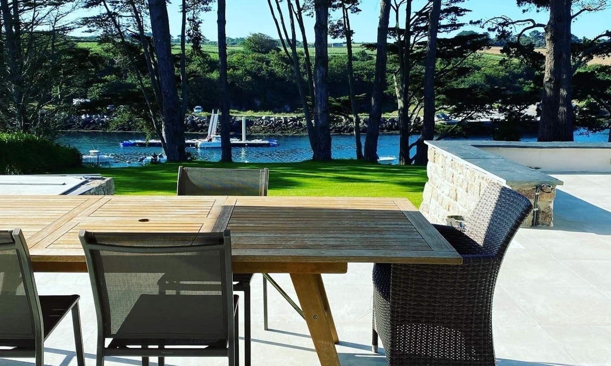 Lanildut House | Seaside house with spa