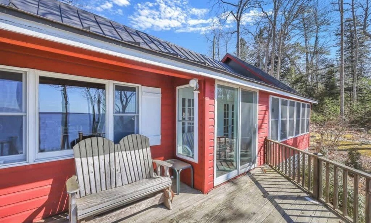 Surry House | Seaside! New-Oceanfront!