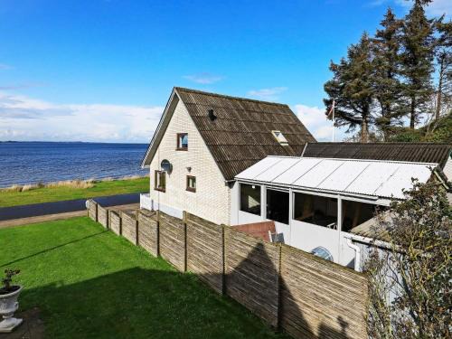 Hvalpsund House | Seaside Retreat in Hvalpsund-By Traum