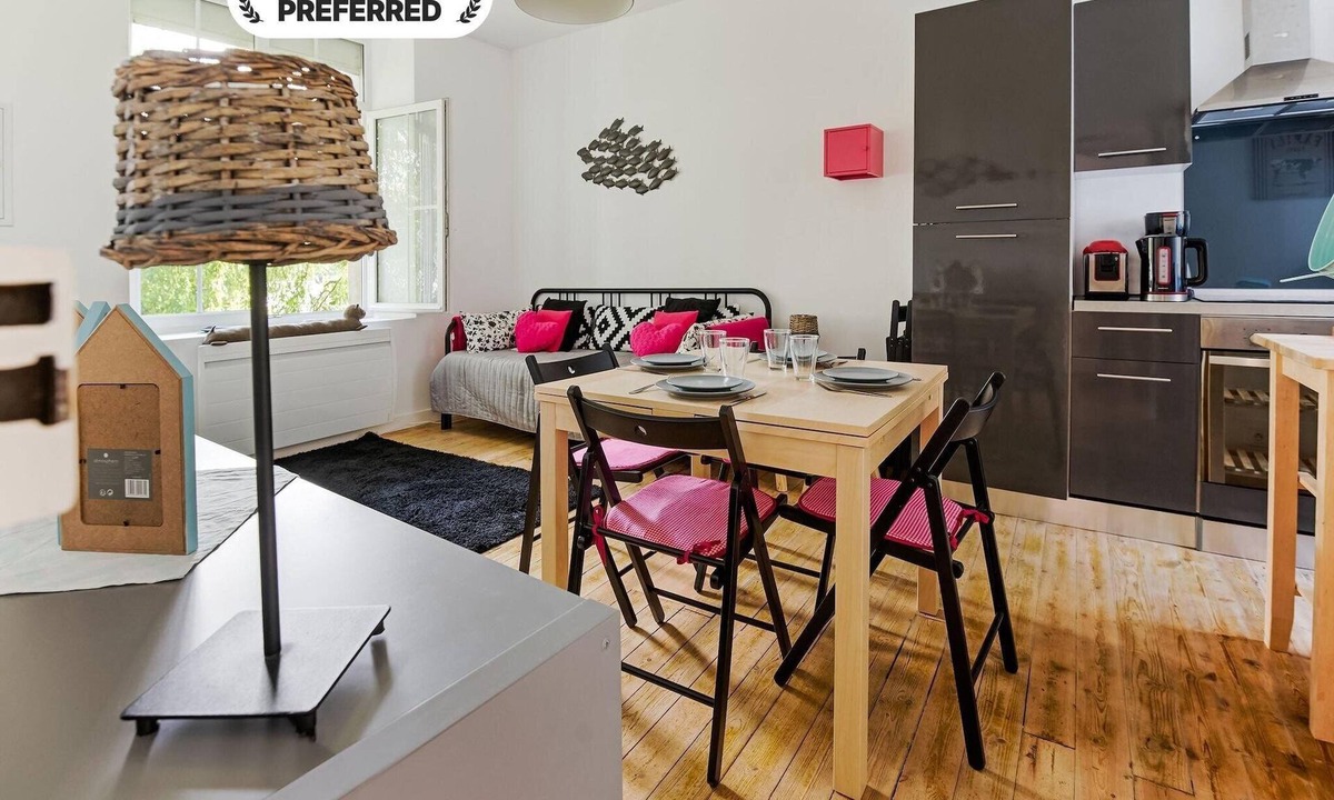 Isigny-sur-Mer Apartment | Seaside Serenity in Normandy