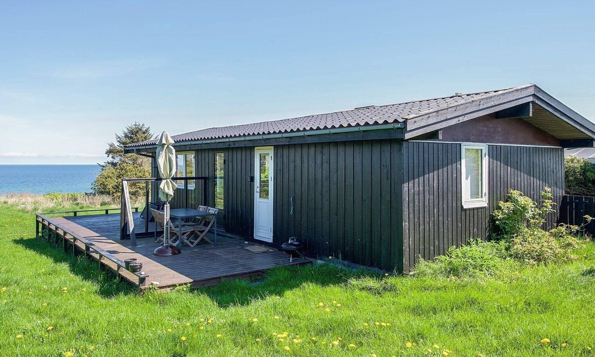 Hoensinge House | Seaside Serenity at Lumsas Retreat-By Traum