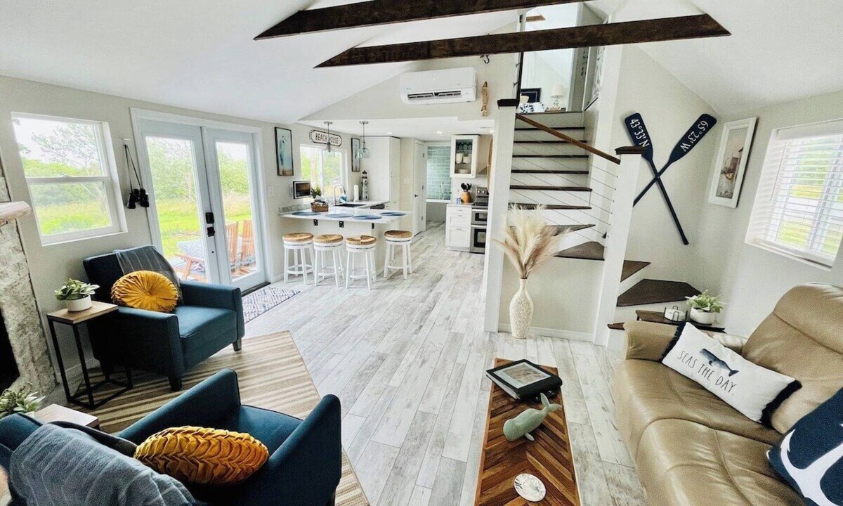 Ingomar Cottage | Seaside Serenity: Oceanfront Elegance in Shelburne, Nova Scotia