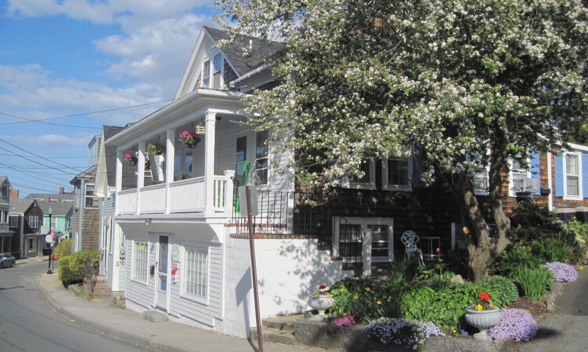 Rockport Apartment | Seaside vacation studio steps from beaches and harbor area in historic Rockport