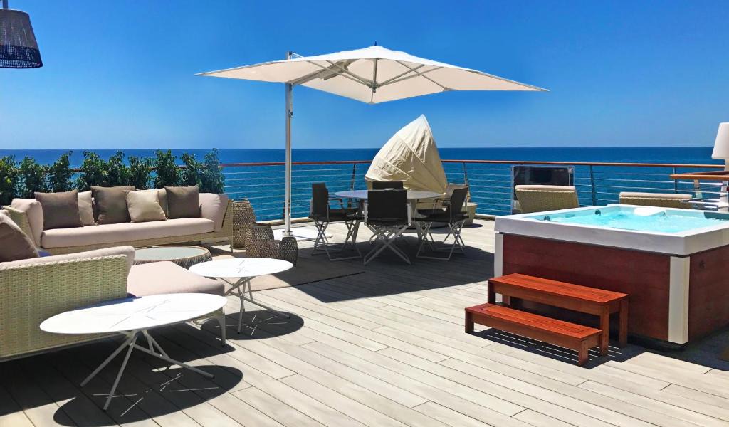 Cabo de las Huertas Villa | Seaside Villa