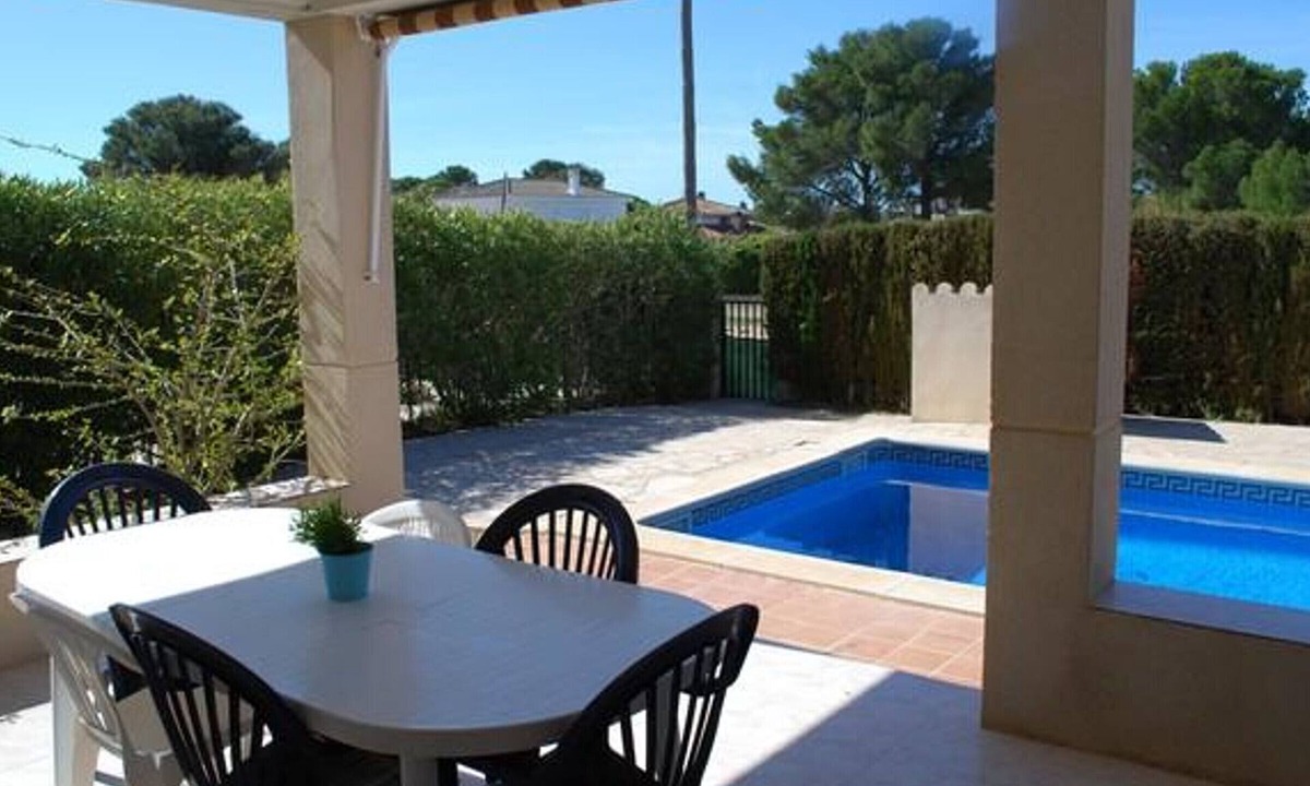 Calafat Cottage | Seaside Villa in Costa Dorada: Private Pool, BBQ, Near Beach, Perfect for Families