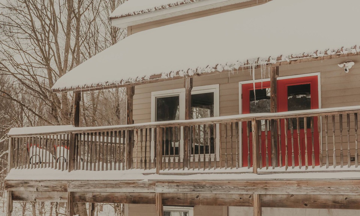 Altmar House | Seasonal Lakefront Cabin, Snowmobiling On C5 Tug Trail, Close to Salmon River!