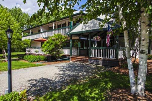 Warren Hotel | Seasons 303
