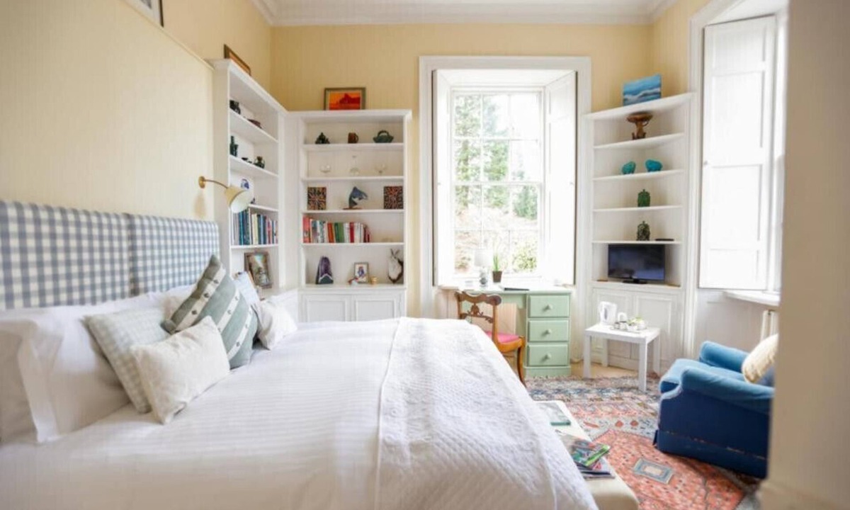 Glenisla Apartment | Seasyde House - The Old Library