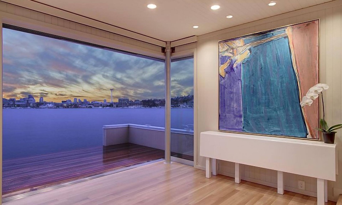 Eastlake Boat Rental | Seattle floating Home for FIFA World Cup 2026 — 30+ Night Waterfront Stay