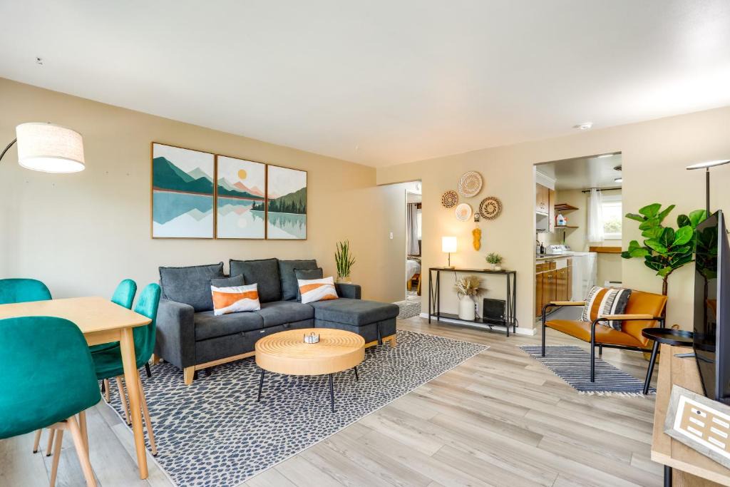 Old Ballard Apartment | Seattle Scandi-Boho Gem Walk to Waterfront!