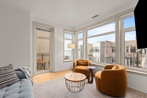 Downtown Seattle Apartment | Seattle Waterfront Condo - Walk Up Steps to Pike Place