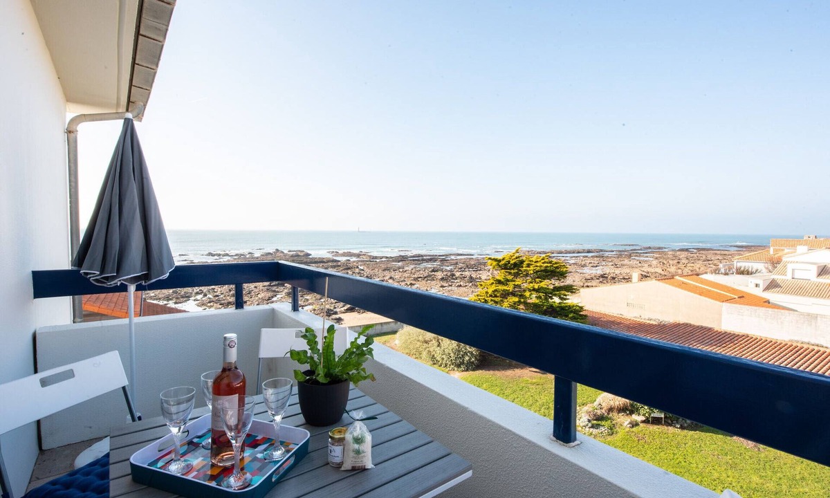 La Chaume Apartment | Seaview ! Flat for 4