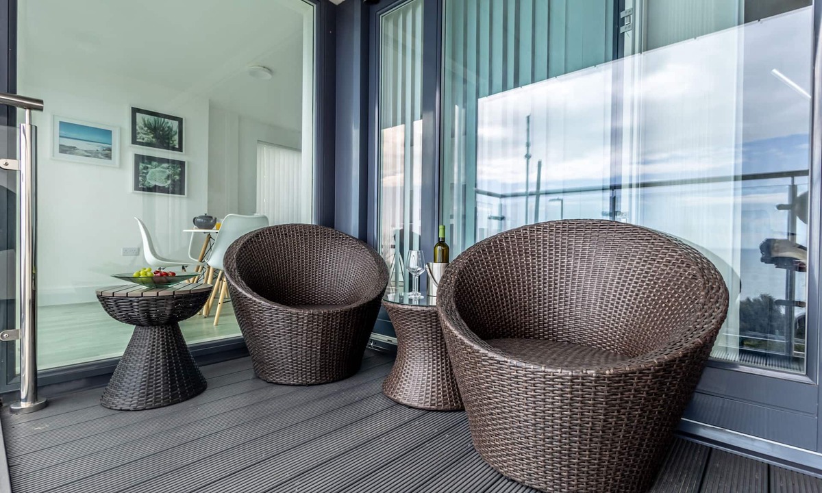 Bournemouth City Centre Apartment | Seaview West Coast