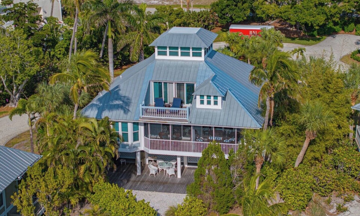 Boca Grande House | Seawatch 29 - Beach House - Sleeps 10 - Pet Friendly!