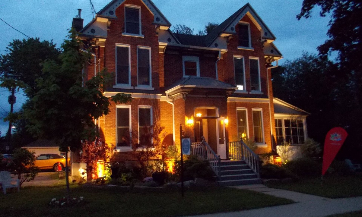 Gananoque Bed & Breakfast | Seaway Manor