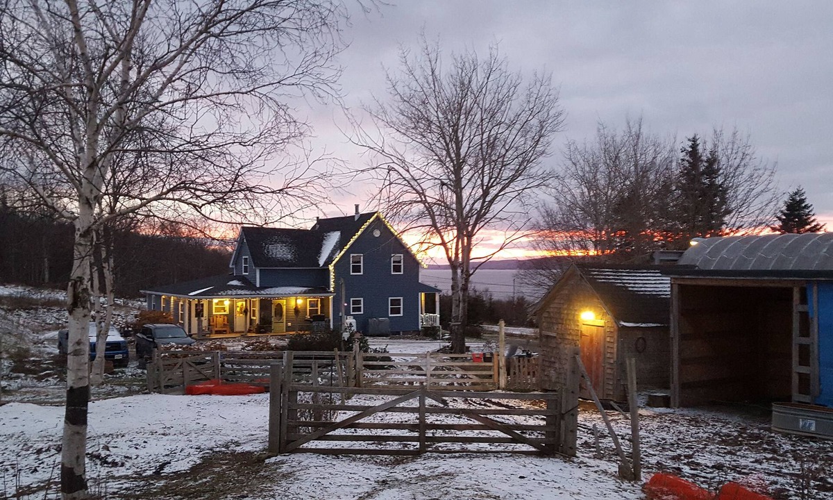 Kempt Head Bed & Breakfast | Seaweed and Sod Farm Bed & Breakfast