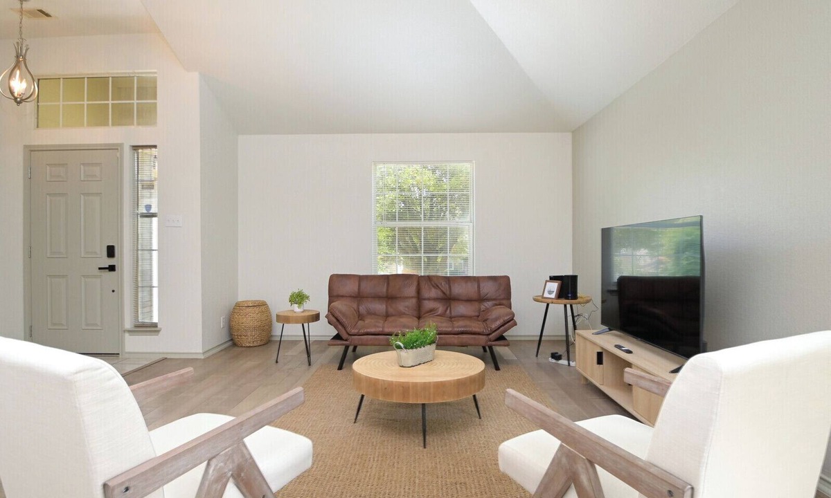West San Antonio House | SeaWorld San Antonio! Quiet, 4-bedroom house. 12 guests.