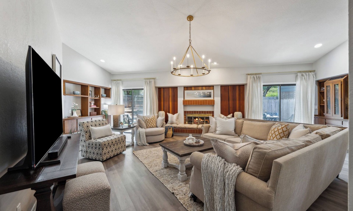 Norman House | SEC PLAY-OFFs WELCOMES YOU HOME-Magical Mid-Century Modern-SERENE & STUNNING!