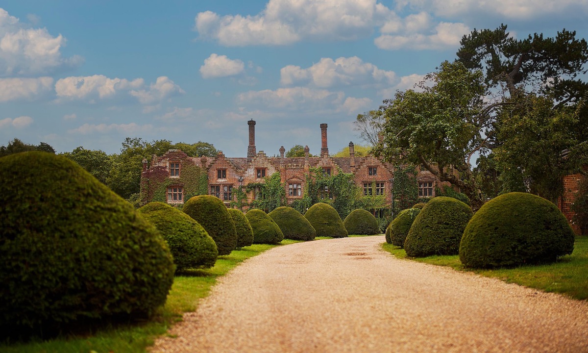 Martlesham Heath Hotel | Seckford Hall Hotel & Spa