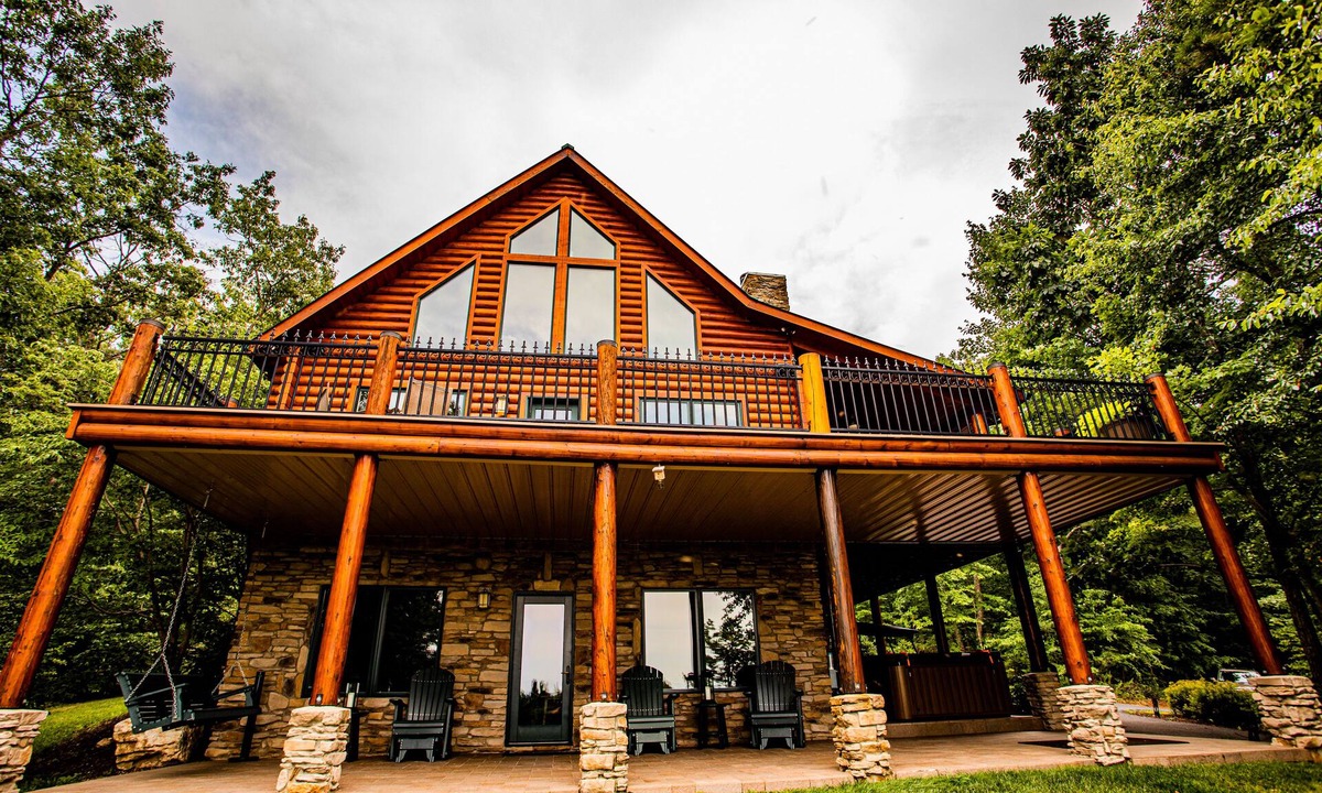Batesville Cabin | Secluded 150 Acre Property, Private Lakes, 360 Mountain Views, Elegant Lodging