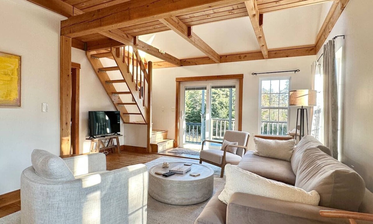 Bernard Condo | Secluded 2BR with Beach Access! [Carriage House]