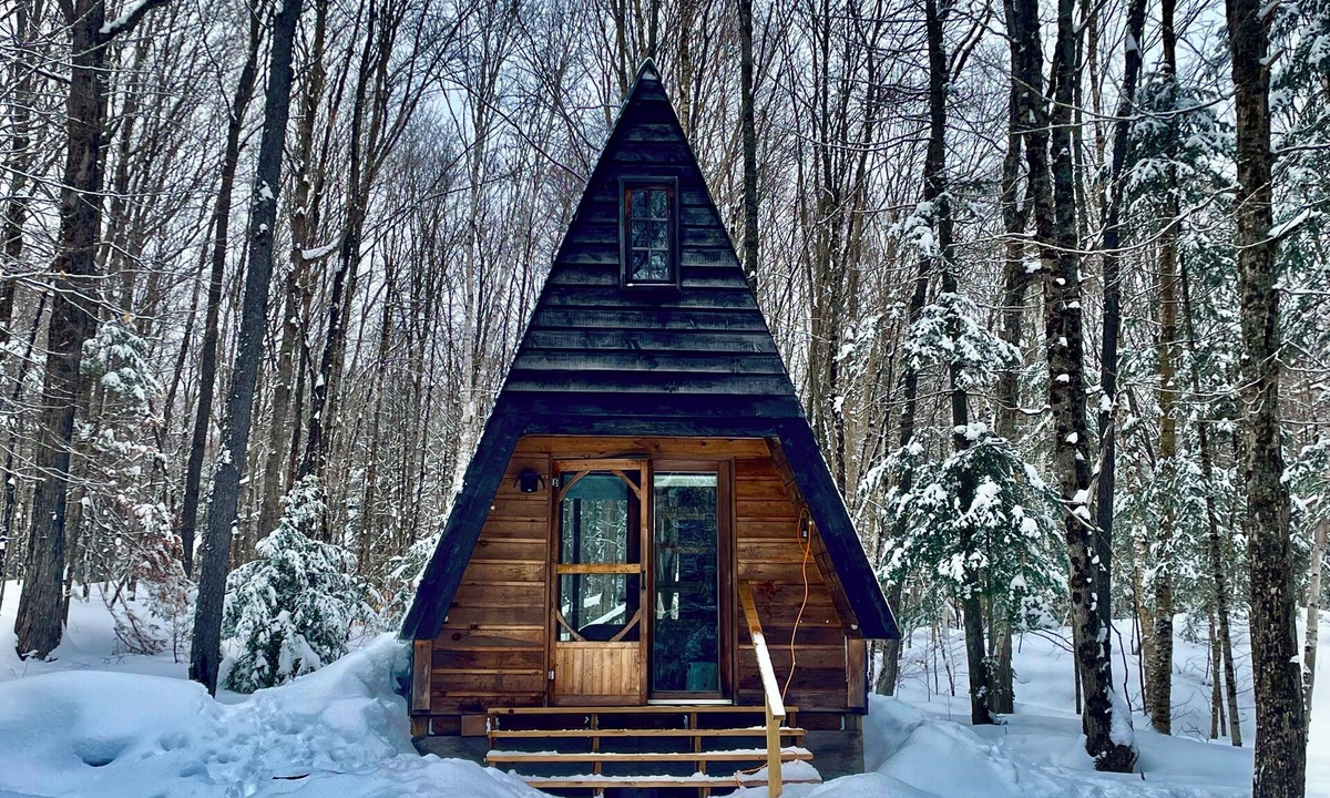 Maynooth Cabin | Secluded A Frame Cabin, On 27 Acres by the Lake