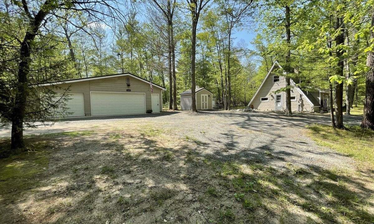 Wellston House | Secluded A frame on 5 acres adjoining national forest land near Pine River