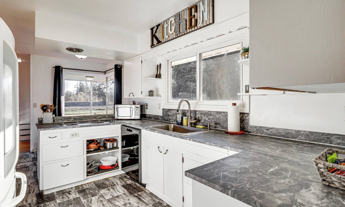 Albany Cottage | Secluded Albany Escape, Pet Friendly w/Fee