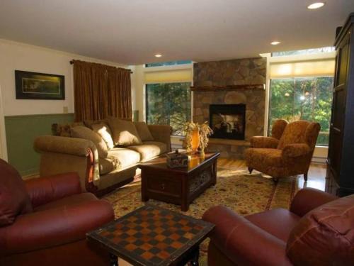 Chestertown House | Secluded and Cozy Townhome at Tripp Lake