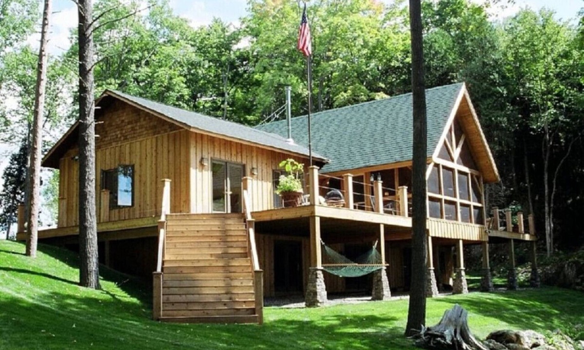 Colchester Apartment | Secluded and lavish 6BDR lakehouse in private cove with outdoor (year round) hot tub & steam sauna