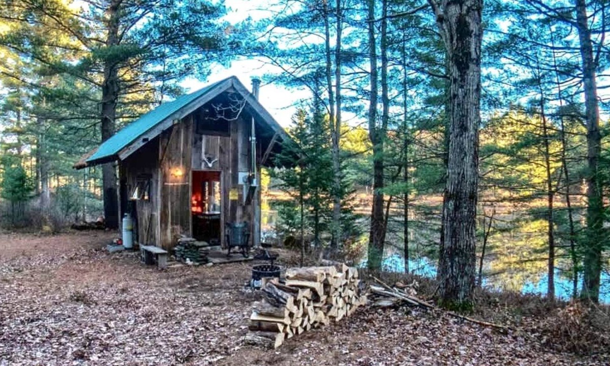 Glenfield House | Secluded and Off-Grid, Pet Friendly Cabin on Private Pond in Glenfield, New York
