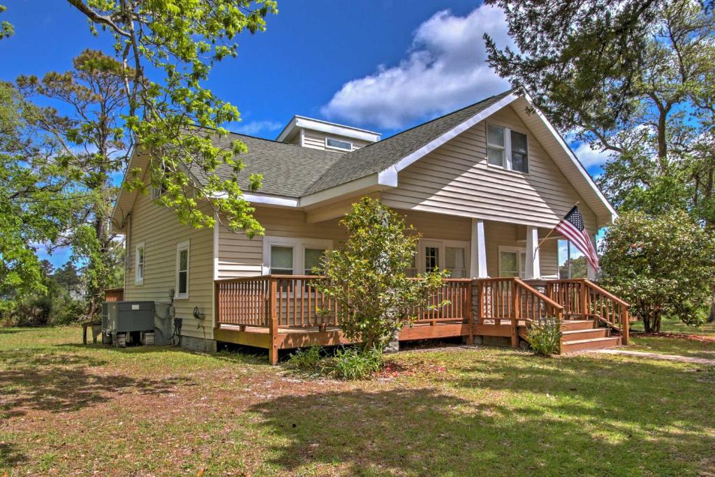 Atlantic House | Secluded and Quiet Coastal Home 1 Mile to Boat Ramp