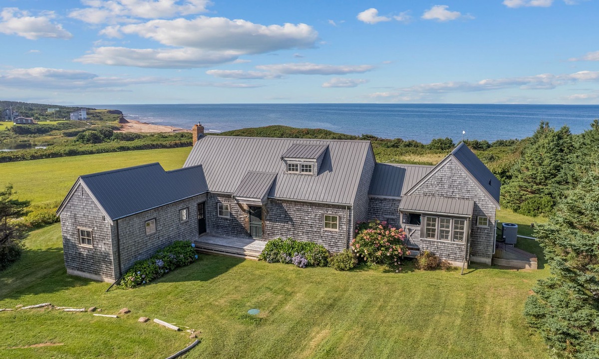 Naufrage House | Secluded Beachfront Retreat with Luxury Amenities