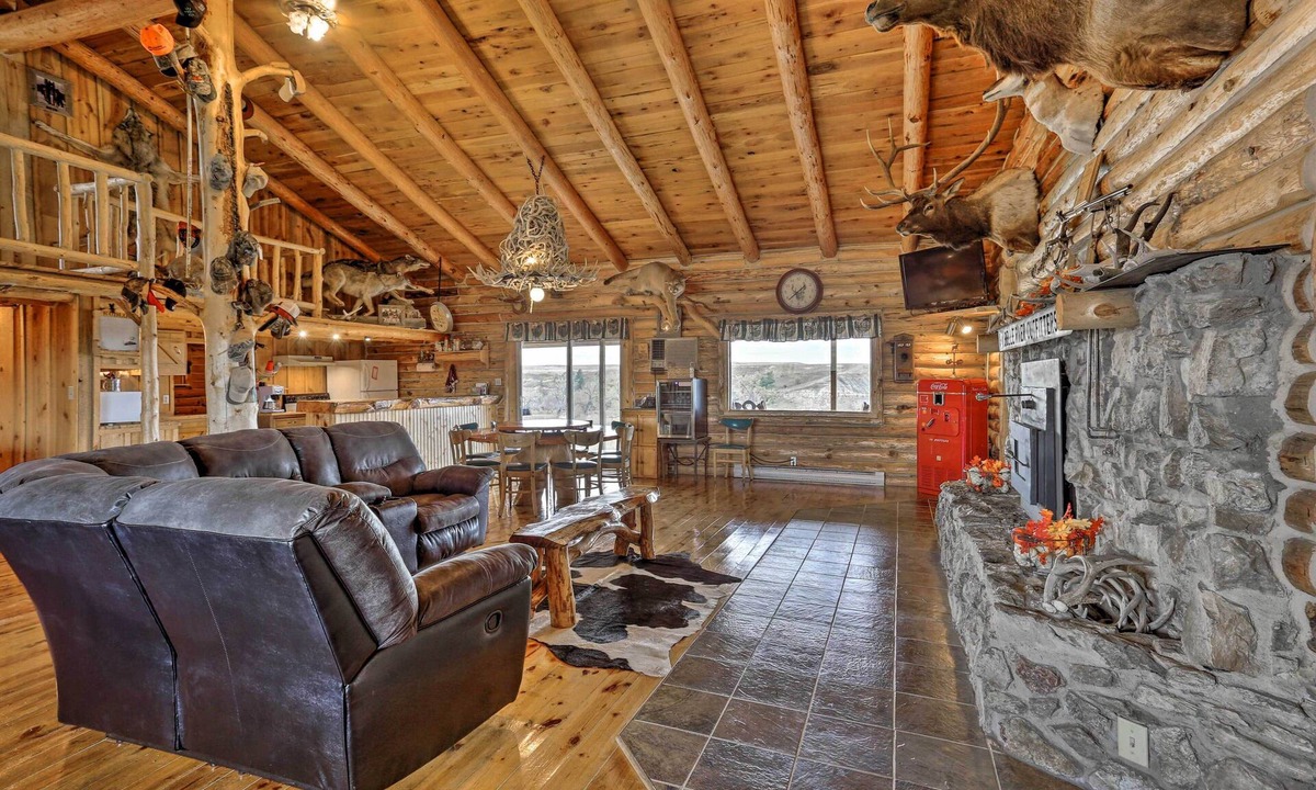 Belle Fourche Cabin | Secluded Belle Fourche Cabin: Group Friendly!
