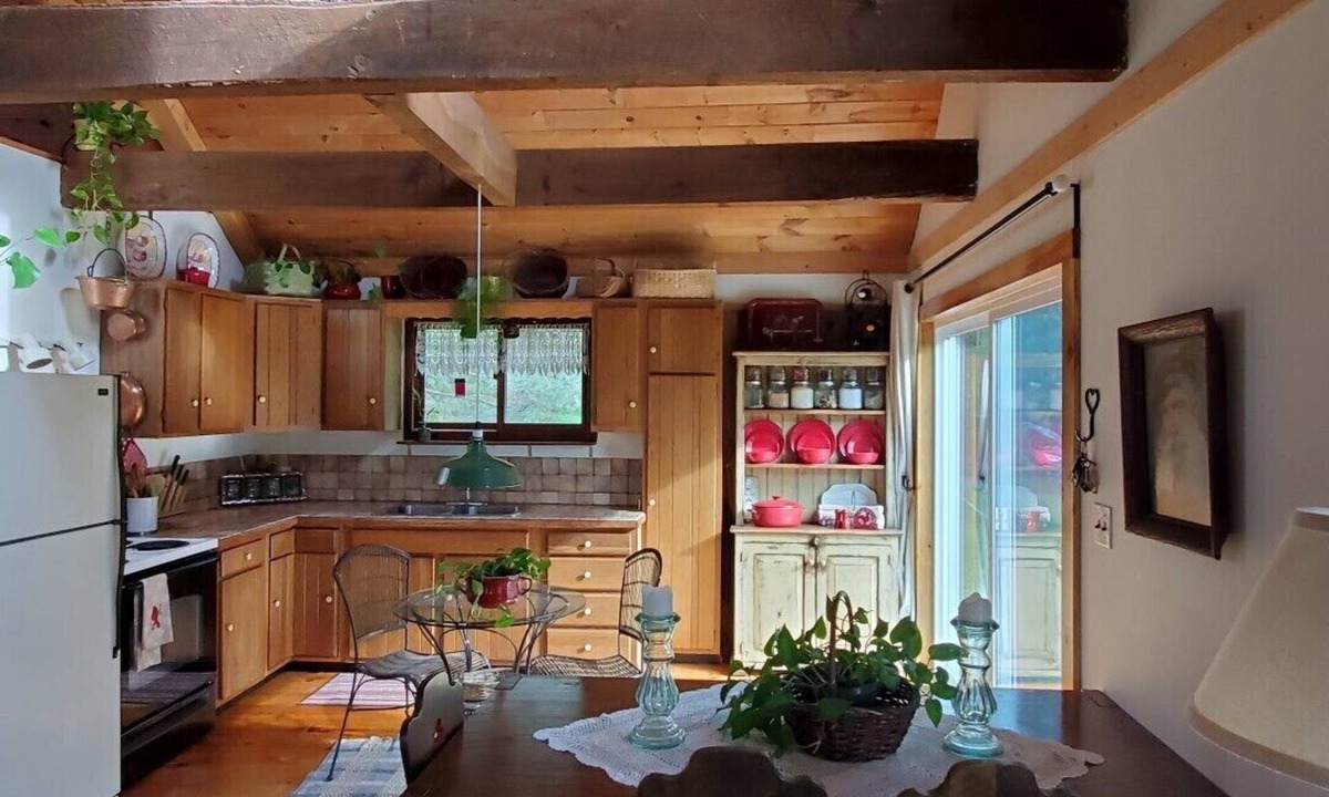 Summit Cabin | Secluded Cabin in the Woods.