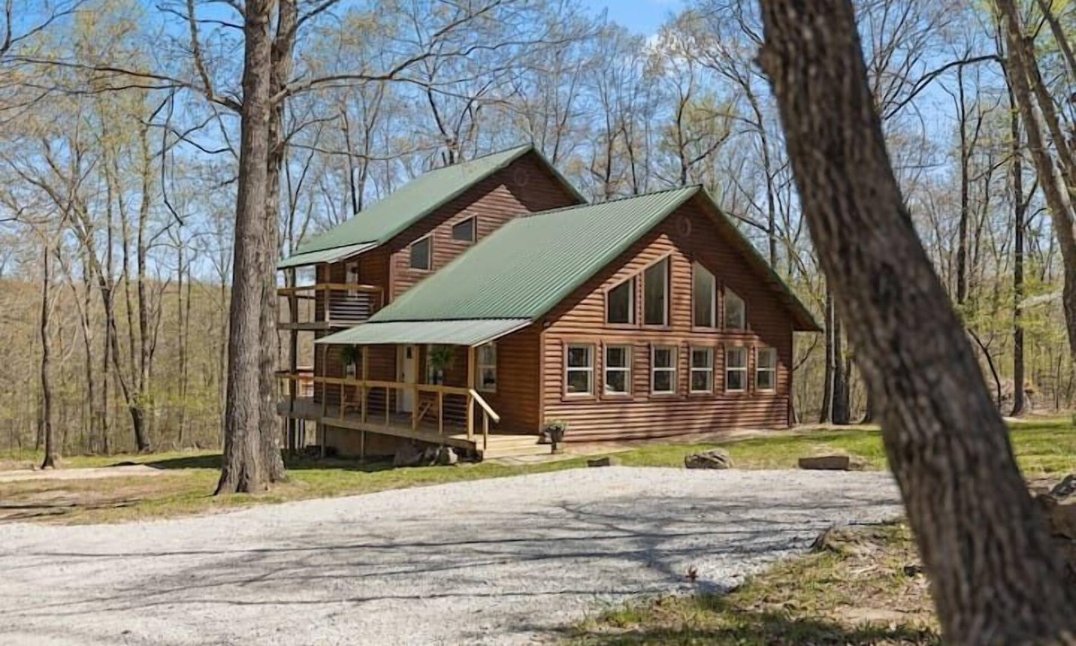 Harrison Cabin | Secluded Cabin Near Buffalo River | Private Ozark Experience | Ponca AR | Hiking