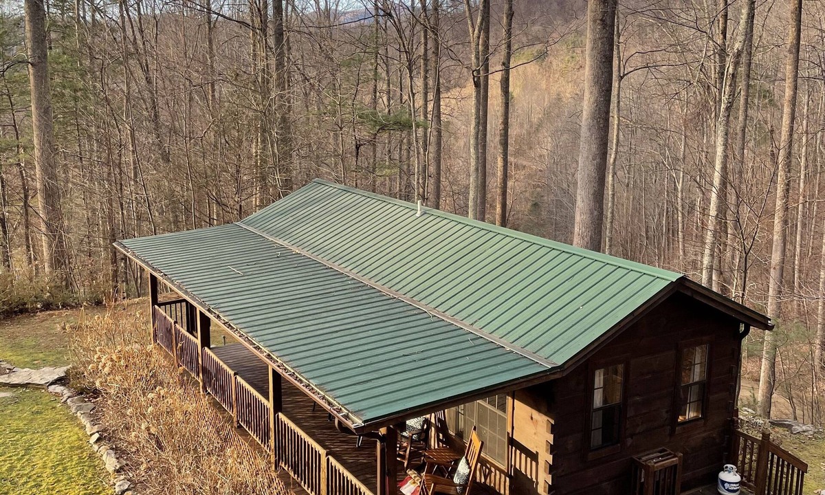 Hot Springs Cabin | Secluded Cabin w/Hot Tub & Fire Pit